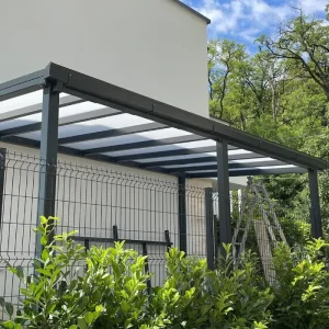 metalna nadstrešnica za auto